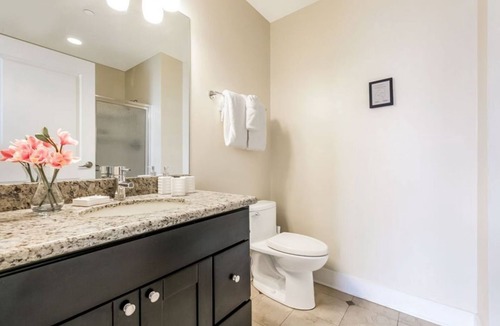Central Business District Hotel | Spacious Condo Steps from French Quarter and Bourbon St