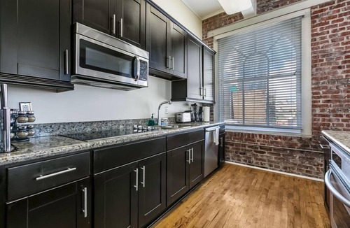 Central Business District Hotel | Spacious Condo - Steps from French Quarter