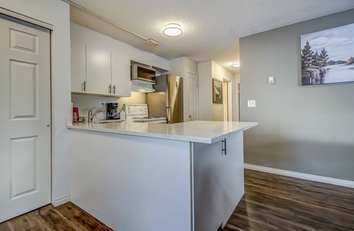 Harvie Heights Cabin | Spacious condo unit Getaway to the Rocky