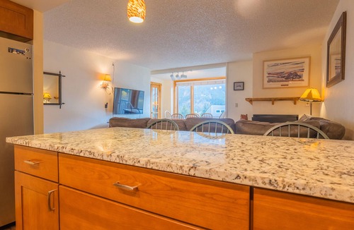 Copper Mountain Village Condo | Spacious Condo, Short Walk to Lifts. SH301