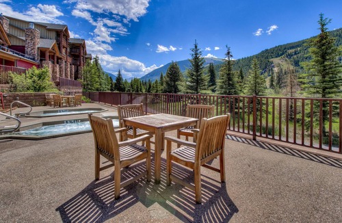 Mountain House Condo | Spacious condo w/ shared hot tubs - Walk to the slopes!
