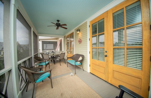 Habersham Condo | Spacious Condo with Private Balcony: A Pet Owner's Dream in the Lowcountry