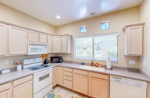 Rancho Vistoso Condo | Spacious condo with pools, hot tub, patio & lovely views - dog-friendly