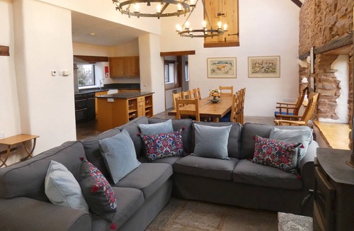 Westcott House | Spacious Converted Barn on a Flower Farm, Devon Countryside, Family Friendly