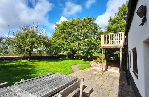 Westcott House | Spacious Converted Barn on a Flower Farm, Devon Countryside, Family Friendly
