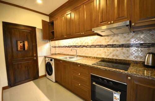 Na Kluea Apartment | Spacious Corner 1-Bedroom Condo with 2 Balconies - Baan Suan Lalana