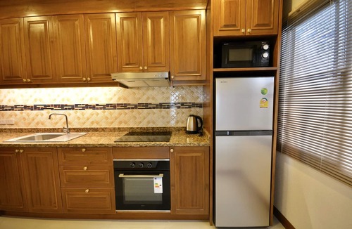 Na Kluea Apartment | Spacious Corner 1-Bedroom Condo with 2 Balconies - Baan Suan Lalana