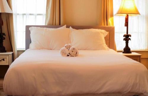 Downtown House | Spacious Corporate Lodging in Downtown Lafayette