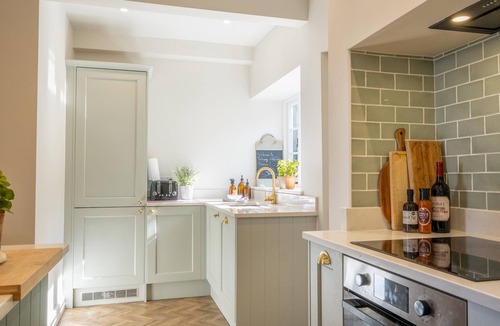 Nettlestone House | Spacious, cosy 5 bedroom home in the village of Seaview on the Isle of Wight views across the solent
