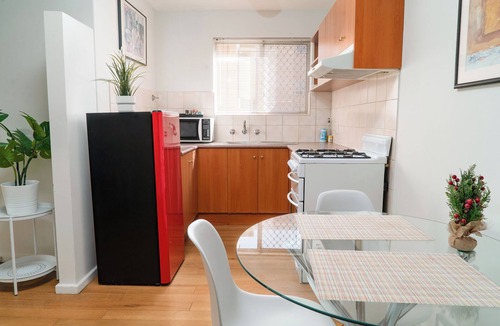 Rivervale Apartment | Spacious & Cosy Self-contained Apartment
