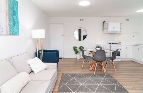 Rivervale Apartment | Spacious & Cosy Self-Contained 2 Bedroom Apartment