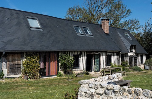 Veulettes-sur-Mer House | SPACIOUS COTTAGE BETWEEN LAND AND SEA - Sleeps 9, 5 bedrooms, 2 shower rooms, 3 toilets, ping-pong table