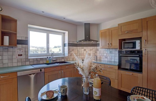 Chevrieres Cottage | Spacious cottage for 12 with private garden and spa in Chevrières