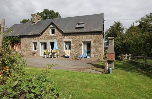 Le Grand-Celland Cottage | Spacious Cottage in South Manche with Fireplace and Private Garden