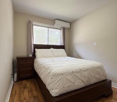 North York House | Spacious Cottage Style Home