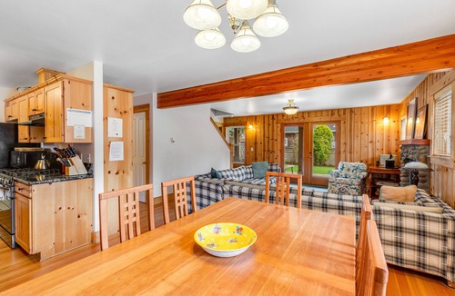Gearhart Cottage | Spacious Cottage with Enclosed Yard - Walk to the Beach, Weddings Welcome