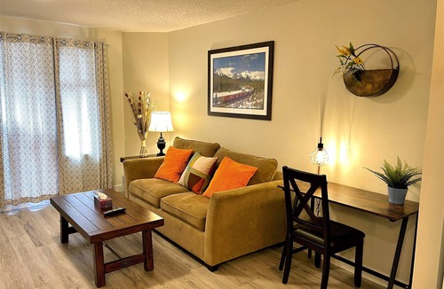 Canmore Condo | Spacious & Cozy 1BD Suite/Gym/Patio/BBQ/AC
