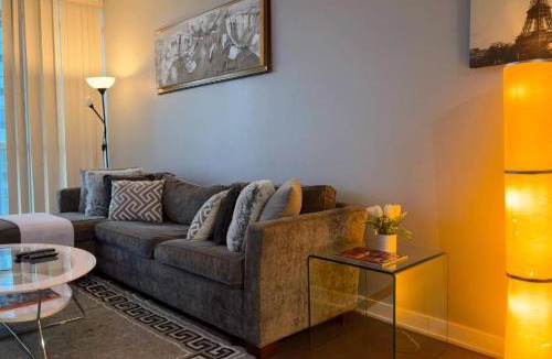 Downtown Mississauga House | Spacious-Cozy 2Bed Condo in Square Ones Misissauga