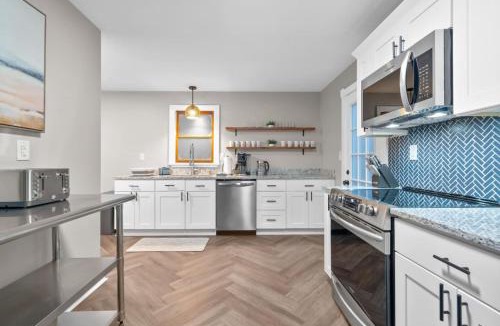 Plantsville House | Spacious Cozy 3 Bed 2 Bath