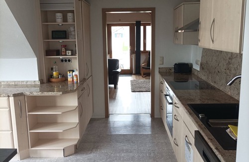 Peissenberg Apartment | Spacious cozy apartment near the Ammernähe with balcony