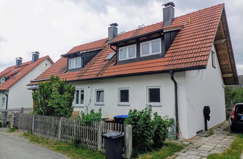 Peissenberg Apartment | Spacious cozy apartment near the Ammernähe with balcony