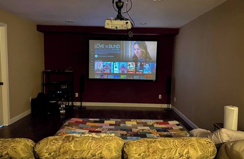 Grimes House | Spacious & Cozy Private Basement Suite with Home Theater