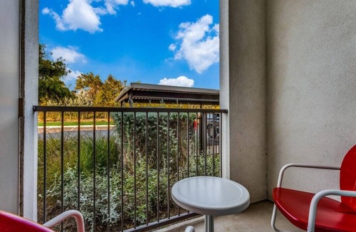 Wells Branch Apartment | Spacious CozySuites on I-35 w/pool and parking #02