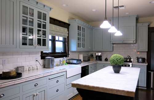 Davis House | Spacious Craftstman house in Downtown Davis, 1 mile to Campus