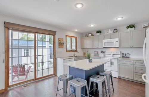 Buckeye Lake House | Spacious Cranberry Bay home just steps to the water! Pet friendly & Minimal Fees