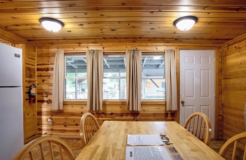 Buffalo City Cabin | Spacious Crane Cabin w/Porch & Fire Pit
