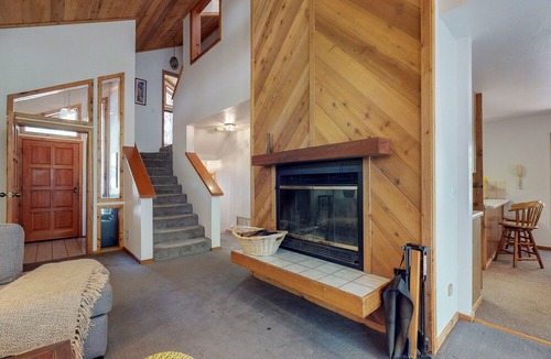 Idyllwild House | Spacious creekside home with wood fireplace & gas grill - near dining