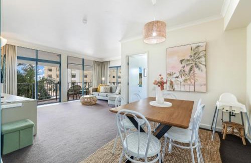 Darwin City Centre Apartment | Spacious Darwin Esplanade Retreat with Pool & Spa