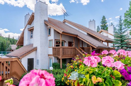 Banff Condo | Spacious + Deluxe Rockies Condo | Great Location!