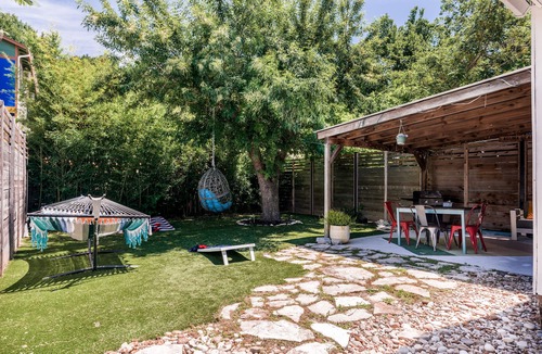 Barton Hills House | Spacious Desert Hippie Bungalow in Barton Springs!
