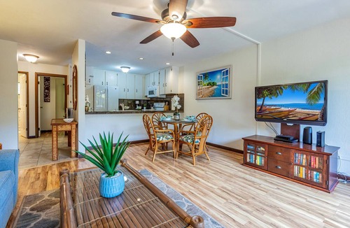 Kihei Condo | Spacious design with stunning wood floors