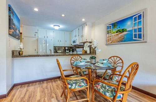 Kihei Condo | Spacious design with stunning wood floors