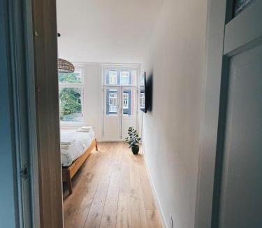 Overtoomse Sluis Apartment | Spacious Designer Duplex next to Central Park