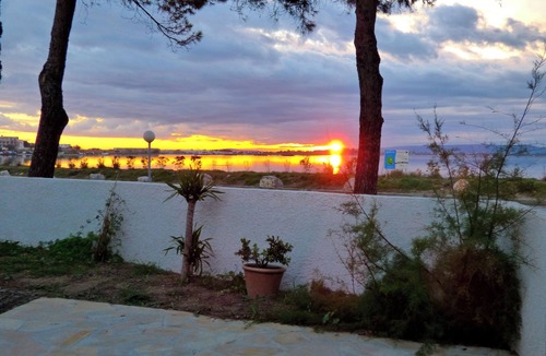 Palavas-les-Flots Villa | Spacious detached villa, garden, 100m from the beach, superb view of the pond.