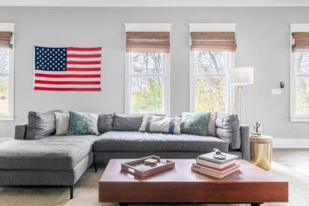 Eastwood House | Spacious Dog Friendly 3 BR Townhome, Grill, Patio 3 Blocks to Grocer, 5 Mins to 5 Points, 15 Mins to Broadway, 24 Hour Hospitality Team, Perfect for Families