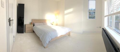 King's Lynn House | Spacious double bedrooms sharing new bathroom, en-suite option available, Kings Lynn