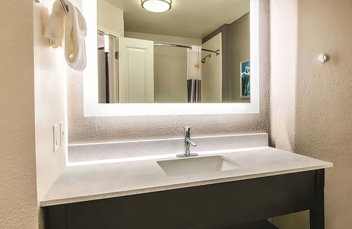 Orlando Hotel | Spacious Double Beds Room, La Quinta Inn & Suites, Free Breakfast, UCF Nearby