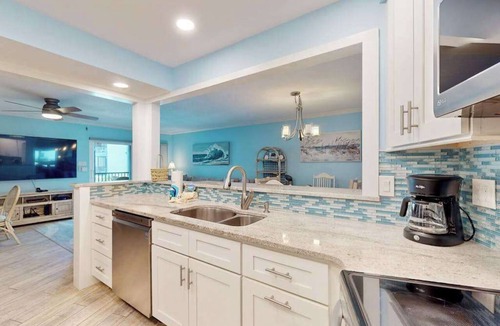 Ilexhurst Condo | Spacious double condo w/balconies, Gulf views, shared pool & beach access