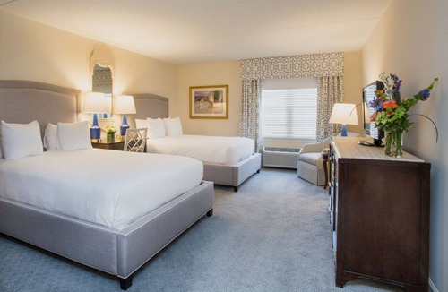 South Rehoboth Hotel | Spacious Double Queen Room | Sitting Area & Wi-Fi