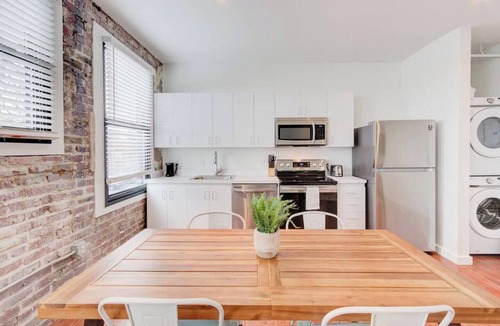 Downtown Memphis Apartment | Spacious Downtown Apt: Beale St, Eats & Fun Nearby