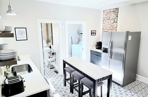 Indianapolis House | Spacious Downtown Indianapolis – Sleeps 17, Perfect for Groups, Families & Teams