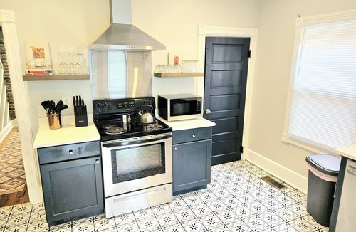 Indianapolis House | Spacious Downtown Indianapolis – Sleeps 17, Perfect for Groups, Families & Teams