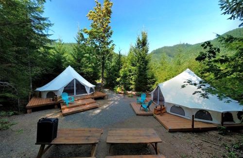Carson Other | Spacious Dual Bell Tent Glamping Retreat with Forest Deck near Carson, Washington