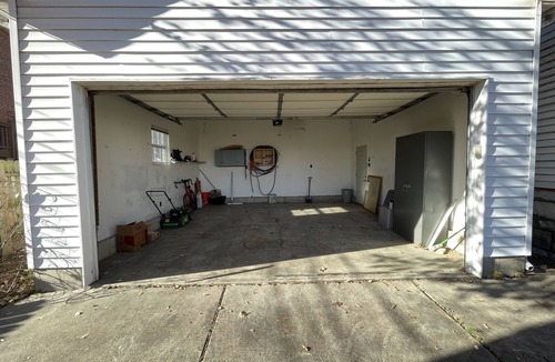 Richmond Heights House | Spacious Duplex - Ground floor, quiet neighborhood & pet friendly