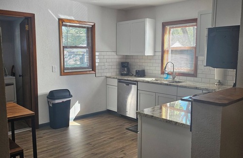Des Moines House | Spacious Duplex by Fairgrounds & Downtown/Fire Pit