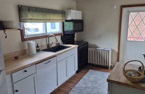 Ebensburg House | Spacious duplex in the heart of historic district